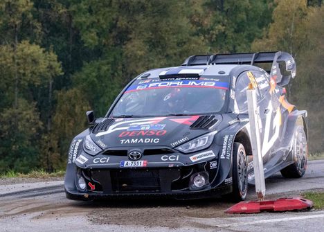 Kalle Rovanperä vauhdissa Rally1-luokan Toyotallaan.