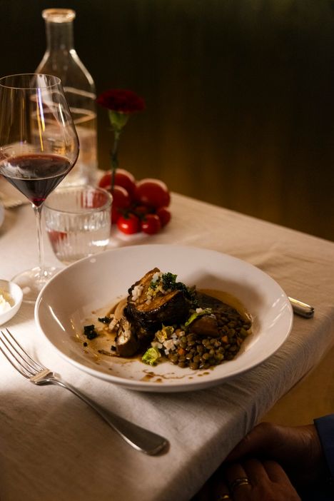 Kasvismenun pääruoka oli savustettua mukulaselleriä, grillattua japanilaista munakoisoa ja herkkusienipyreetä.