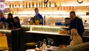 Lidl avasi ravintolan Helsingin keskustaan: Henri Alén veti viiniparituksen stetsonista