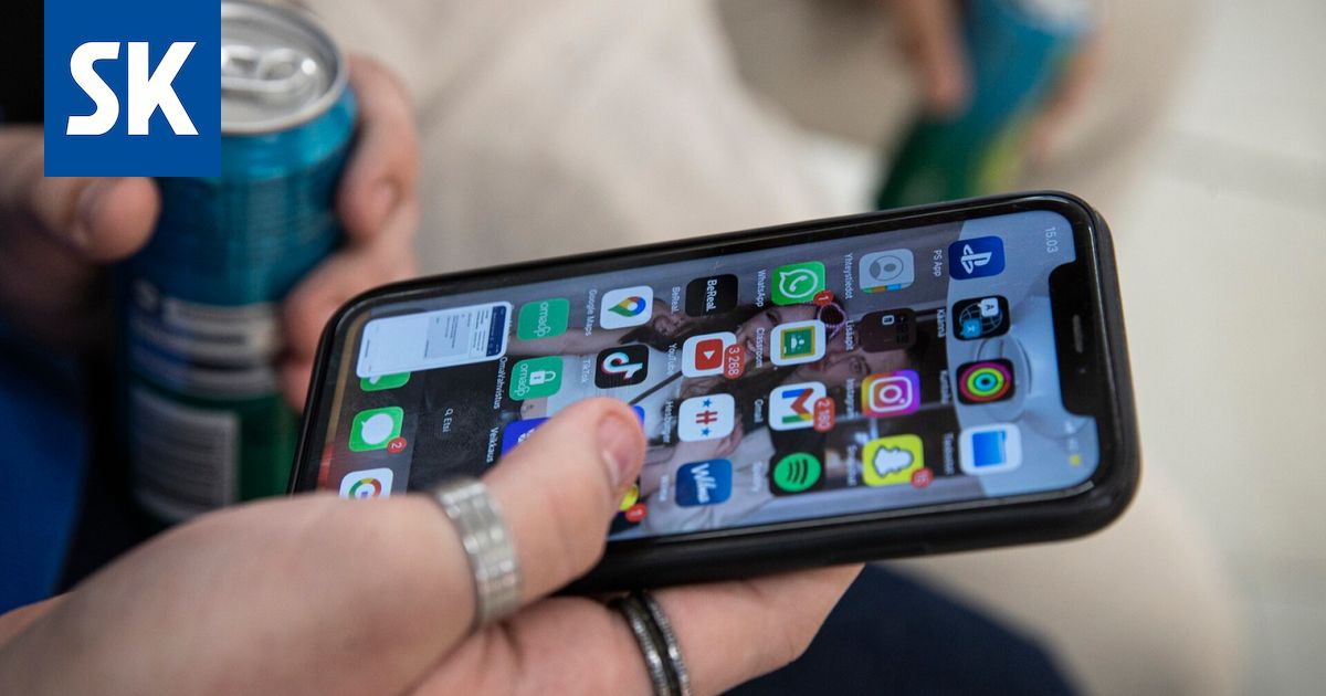 Kokoomusministerit väläyttävät somekieltoa alle 15-vuotiaille