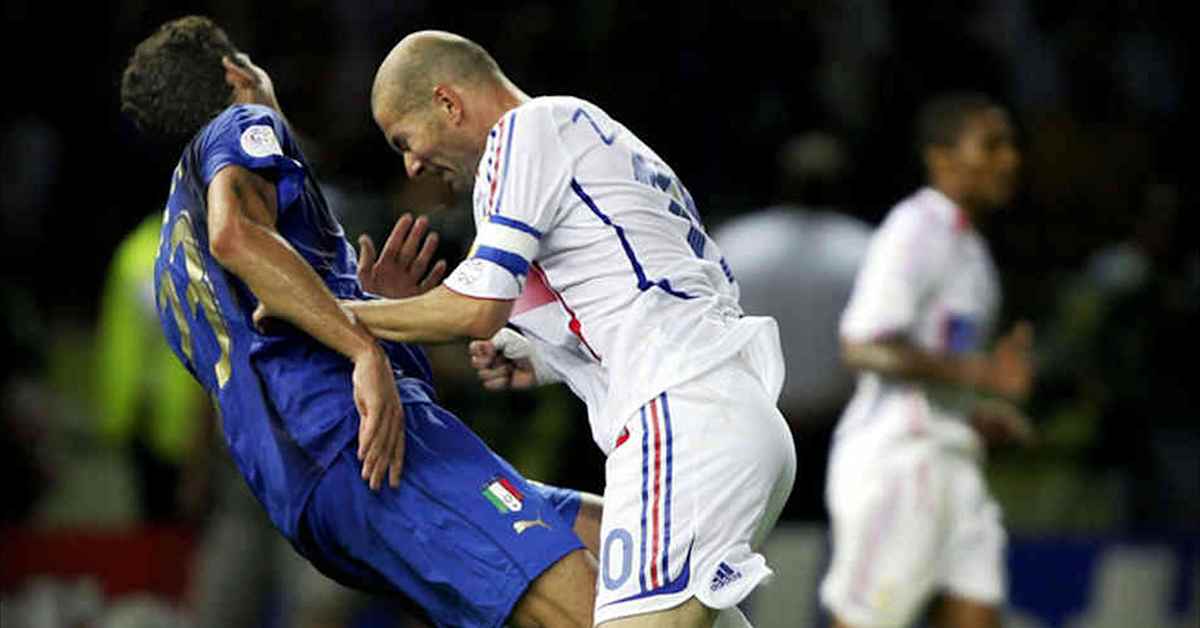 Jalkapallon erikoisimmat ulosajot – Gueye liittyy erikoistapausten listalle, jolla ovat myös Zidane ja Hazard | Urheilua lyhyesti