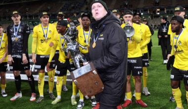 MTV: KuPSin mestari­valmentaja Jarkko Wiss SJK:n luotsiksi – Stevie Grieve siirtyy Ruotsiin ja SJK saa korvauksen | Urheilua lyhyesti