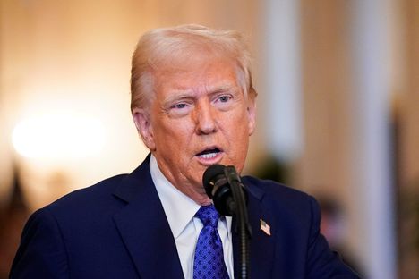 Donald Trumpin kerrotaan syövän kolesterolia alentavaa lääkitystä, mutta se ei estä Yhdysvaltain presidenttiä syömään reilua määrää kovaa rasvaa päivittäin.