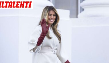 Melania Trump vastaanotti kuusen – Päällä takki, jota harva rohkenee käyttää