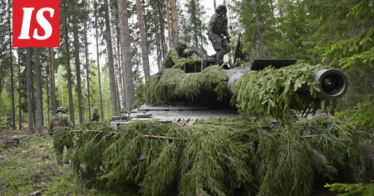 Puolustusvoimat käynnistää valtavan sotaharjoituksen – tiesulkuja, metsästyskielto ja meteliä