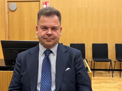 Asianajaja Markus Engberg edustaa riidassa Kirsti Paakkasen säätiötä. Säätiö ei ollut valmis sovitteluun.