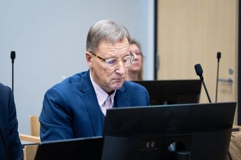 Kirkkoherrana toiminut Broberg vastaa syytteisiin Porissa Satakunnan käräjäoikeudessa.