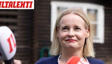 Riikka Purran housut repesivät: ”Perssauma ratkesi koko matkaltaan”