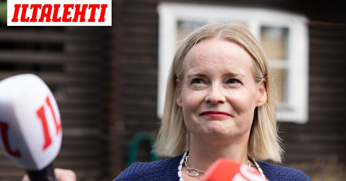 Riikka Purran housut repesivät: ”Perssauma ratkesi koko matkaltaan”