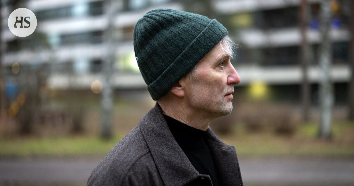 Kirjailija Tomi Kontio on voittanut lasten- ja nuortenkirjallisuuden Finlandia-palkinnon teoksellaan Koira nimeltään Kissa hyvästelee ystävän