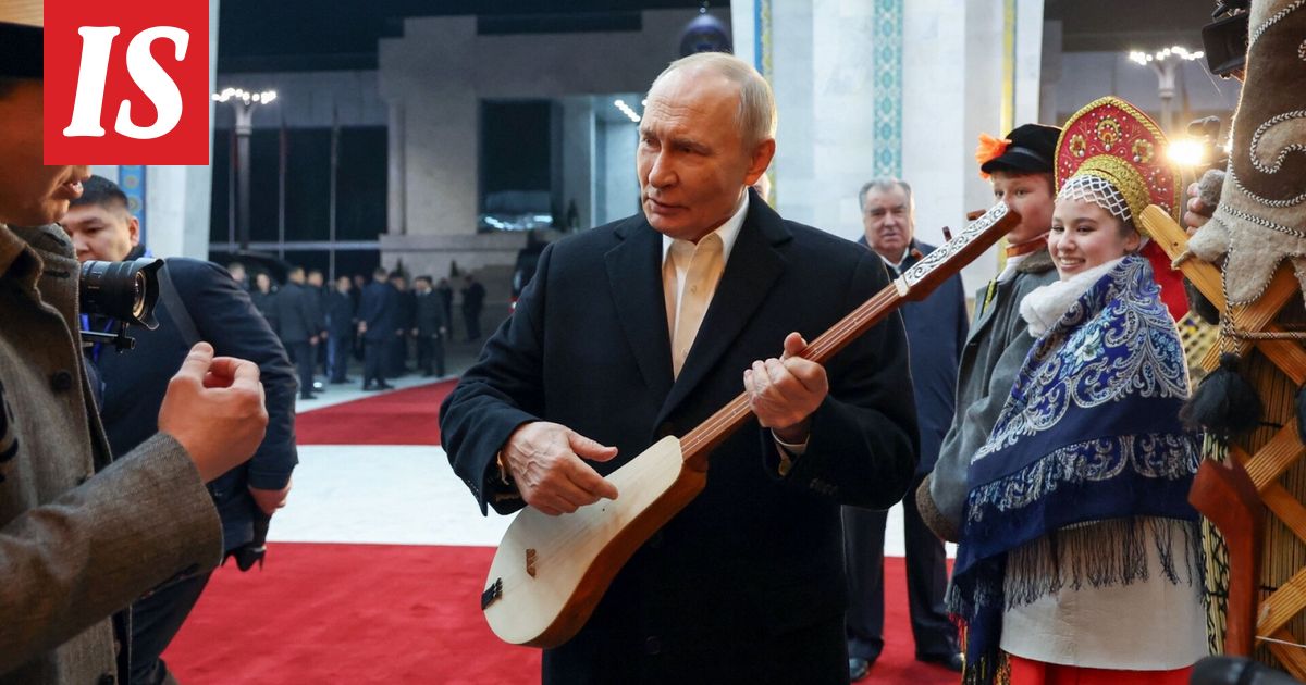 Video: Vladimir Putin soitti komuzia Kirgisiassa – totesi sen olevan epävireessä, muusikko osoitti väitteen vääräksi