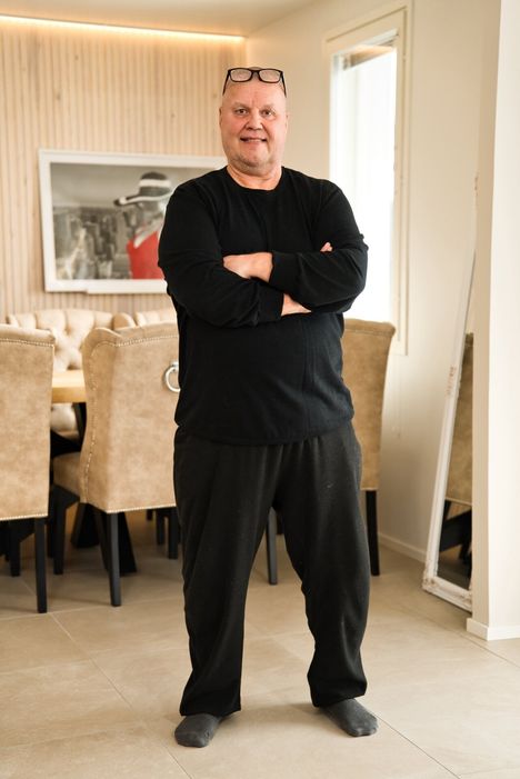 Projektin alussa Pippa Laukka kohtasi lihaa syövän, sokerilimuja nauttivan ja kasviksia välttelevän kiekkotähden.