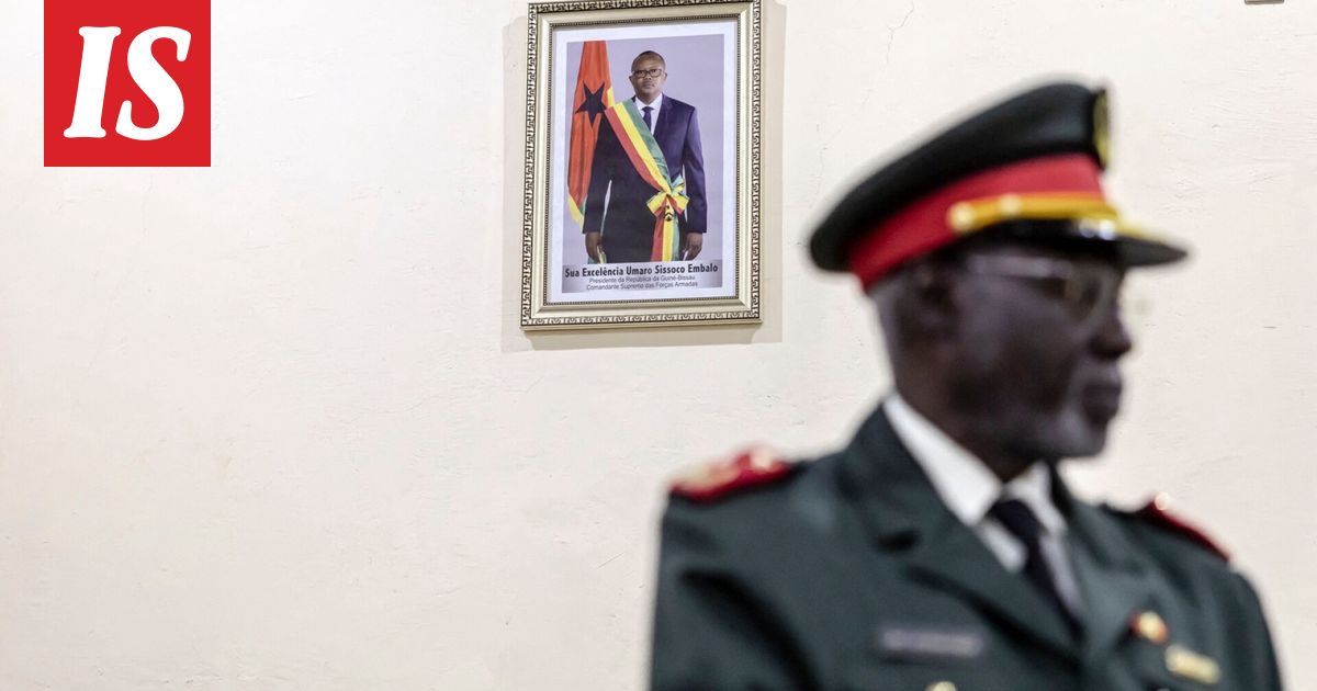 Huumevaltion vallankaappaus: presidentti pakeni - Ilta-Sanomat