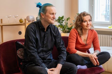 Elisa oli närkästynyt, kun parilla ei ollut hänen mielestään riittävästi fyysisyyttä ja läheisyyttä.