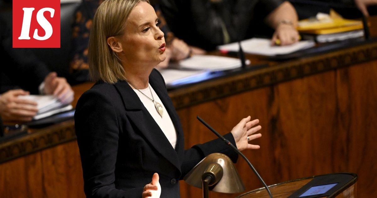 Oppositio kimmastui Riikka Purralle – Purra kävi uuteen hyökkäykseen