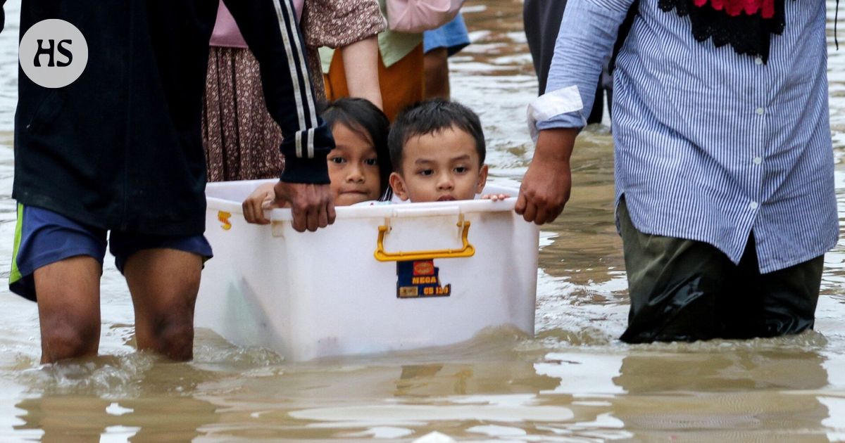 Indonesian ja Thaimaan tulvissa kuollut yli 300 ihmistä