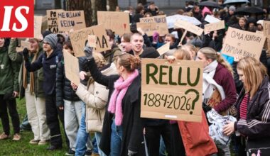 Säästöjä vastustavat lukiolaiset marssivat ulos Tampereella