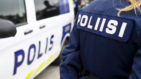 Poliisi muistuttaa, että jos epäilee joutuneesi huijauksen kohteeksi, pitää ottaa heti pankkiin yhteyttä ja tehdä rikosilmoitus.
