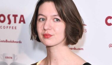 Menestyskirjailija tukee terroristiseksi luokiteltua ryhmää – hänen kirjansa saatetaan vetää myynnistä Britanniassa | Kulttuuri