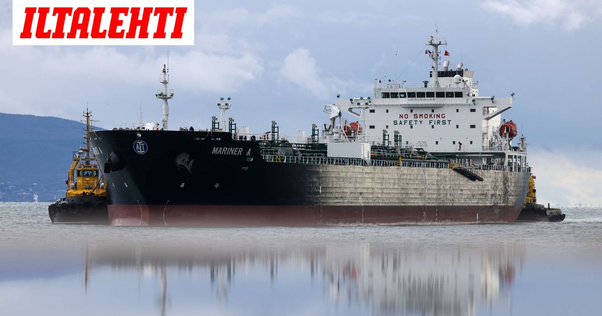 Putinin öljytankkerit tulessa Mustallamerellä