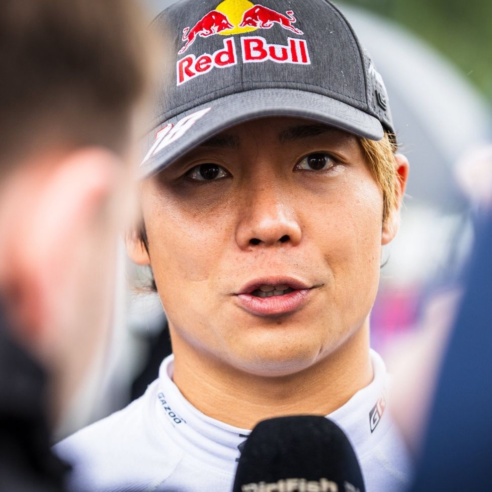 Japanilainen Takamoto Katsuta, 32, on Kalle Rovanperän ystävä ja tärkeä tukimies.