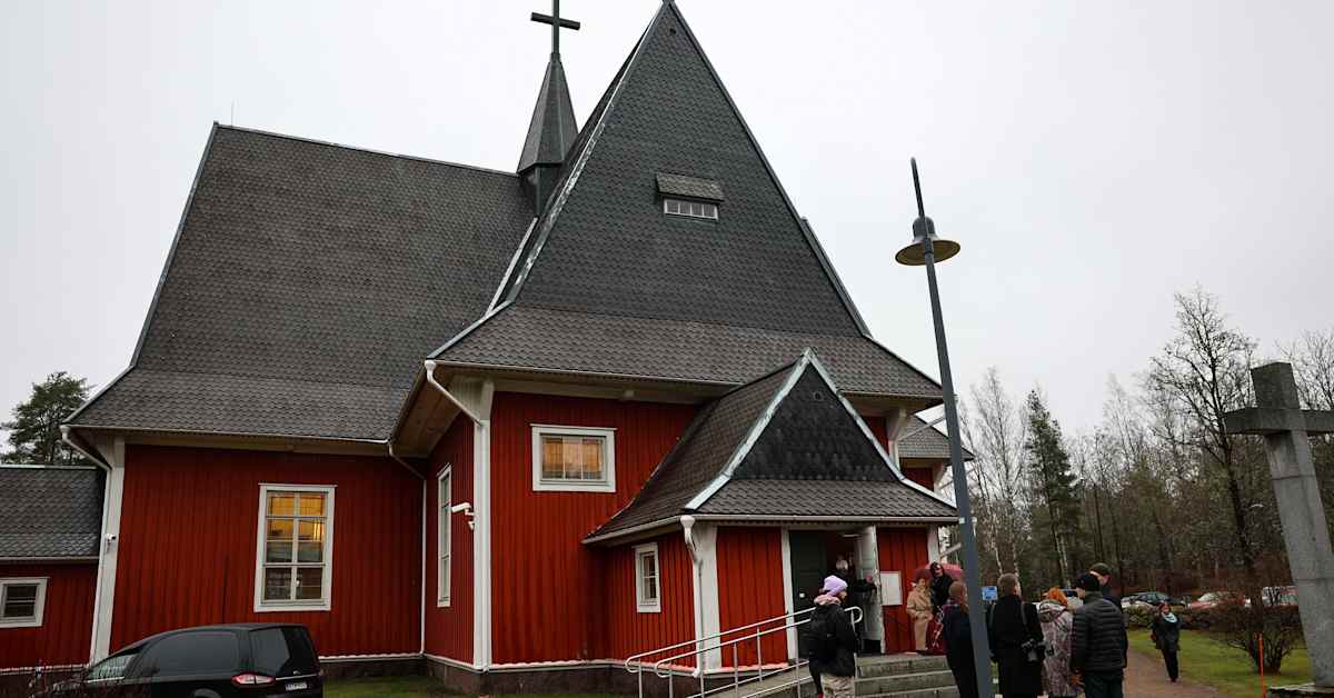 Olga Temosen hautajaiset alkoivat Iitissä | Kotimaa