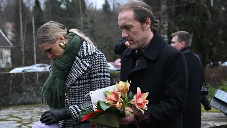 Minna Kauppi ja Sipe Santapukki