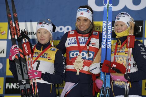 Jonna Sundling (oik.), Kristine Skistad ja Maja Dahlqvist.