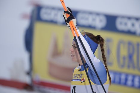 Joensuu kiitti yleisöä.