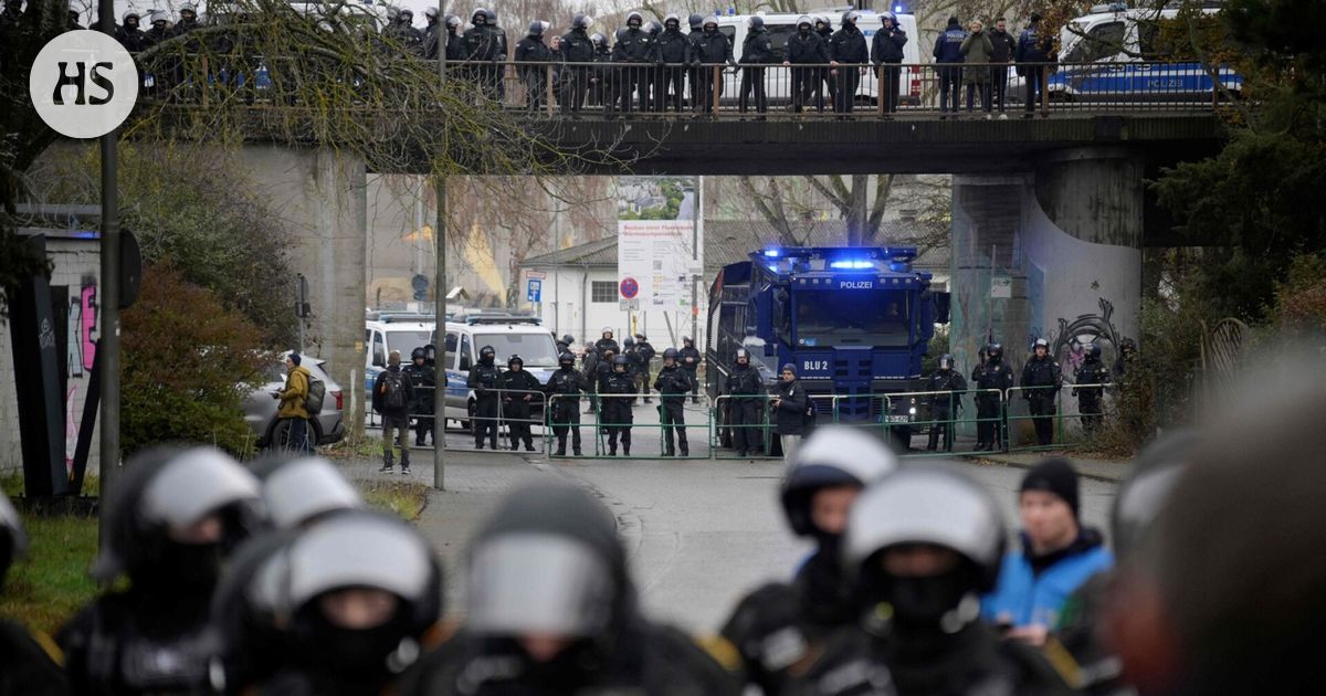 Tuhannet poliisit vartioivat, kun äärilaidan AfD perustaa uutta nuorisosiipeä