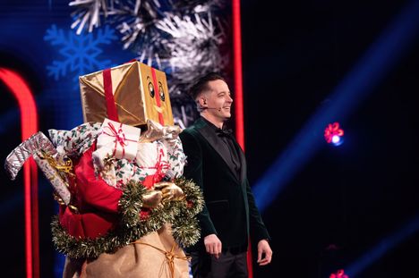 Lahjasäkiksi veikattiin muun muassa juontaja Mikko Kekäläistä.