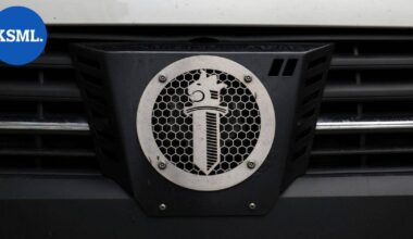 Auto ajautui ravintolan terassille Tikkurilassa | Uutissuomalainen