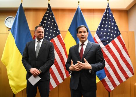 Ukrainan presidentinhallinnon johtaja Andri Jermak ja Yhdysvaltain ulkoministeri Marco Rubio kehuivat viikonloppuna Genevessä neuvottelujen etenemistä. Zelenskyi sanoi myöhemmin, että Ukraina tunsi tulleensa kuulluksi Sveitsissä.