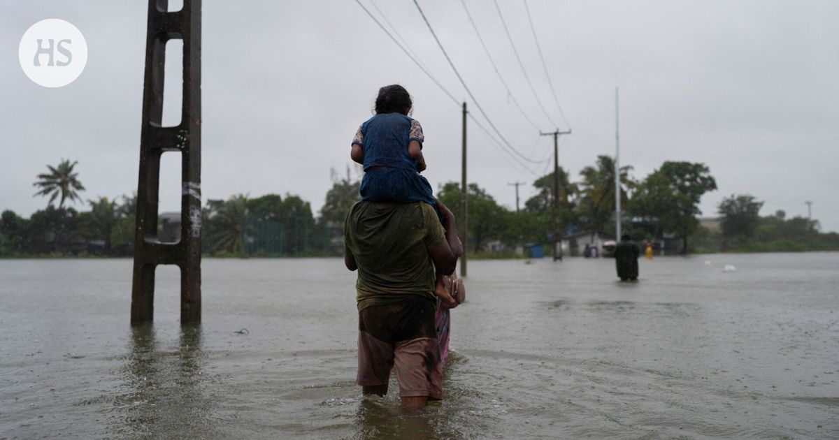 Suuri osa Sri Lankasta veden alla syklonin jäljiltä, yli 150 kuollut