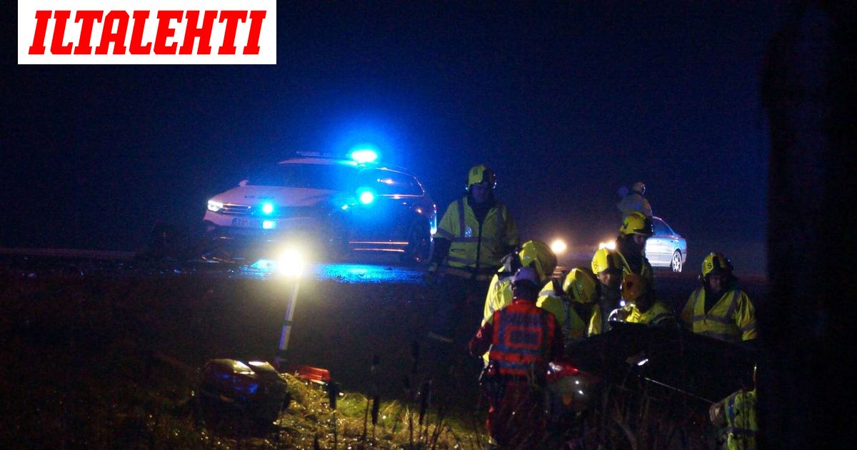 Kahden auton onnettomuus 9-tiellä