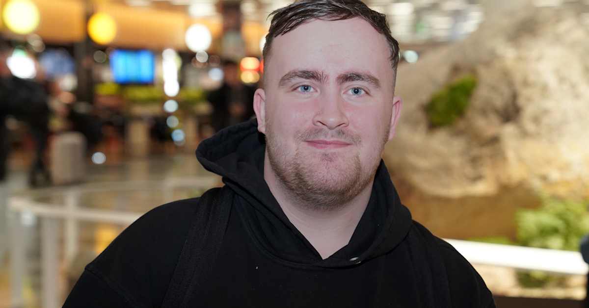 Dartsin ihmepoika Luke Littler ottaa rennosti ja ihmettelee itsekin hurjaa tuloskuntoaan | Urheilu
