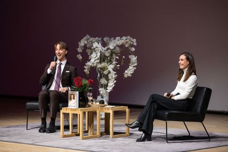 Marinia haastatteli hänen ystävänsä, Tampereen pormestari Ilmari Nurminen (sd)