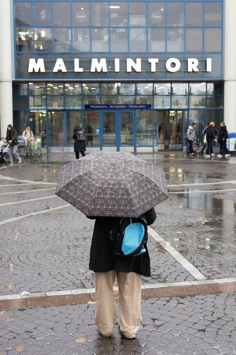 Helsinki teki entisestä Malmin kauppalasta aluekeskuksen 1970-luvun alussa. Keskusta-alueen kaava on 1980-luvulta.