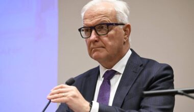 Olli Rehn varoittaa osakemarkkinoiden mahdollisesta ylikuumenemisesta, kirjoittaa Helsingin Sanomat. LEHTIKUVA / Vesa Moilanen