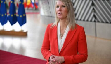 Ympäristö- ja ilmastoministeri Sari Multala (kok.) on tyytyväinen, että yhteinen näkemys syntyi lopulta. Hänen mukaansa paljon yksityiskohtia jäi kuitenkin myöhemmin ratkaistavaksi. Kuva tiistailta. LEHTIKUVA/AFP