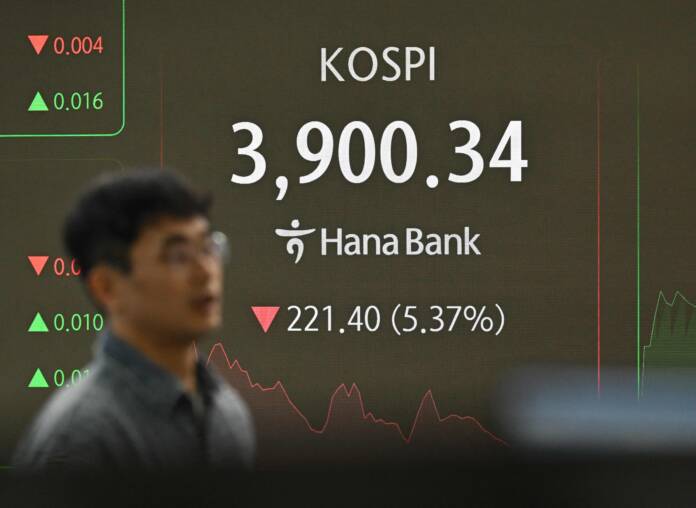 Soulin pörssin Kospi-indeksi ja Tokion pörssin Nikkei 225 -indeksi ovat olleet laskussa. LEHTIKUVA / AFP