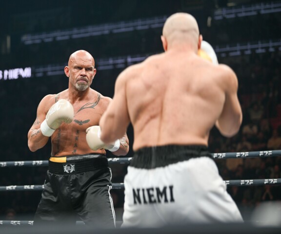 Jere otteli Helsingin jäähallissa syyskuun lopulla. Pari päivää ottelusta hänet vangittiin.