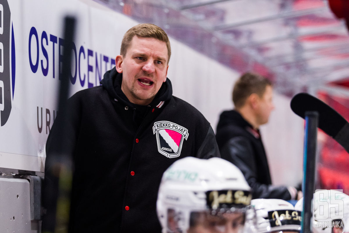 Simo Karjalainen aloittaa kolmannen päävalmentajapestinsä Mestiksessä.