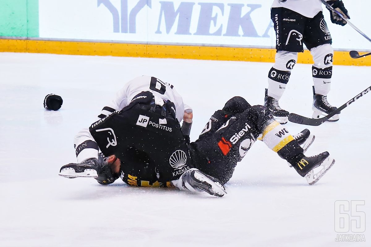 Rafkin ja Ohtamaa tappelivat.