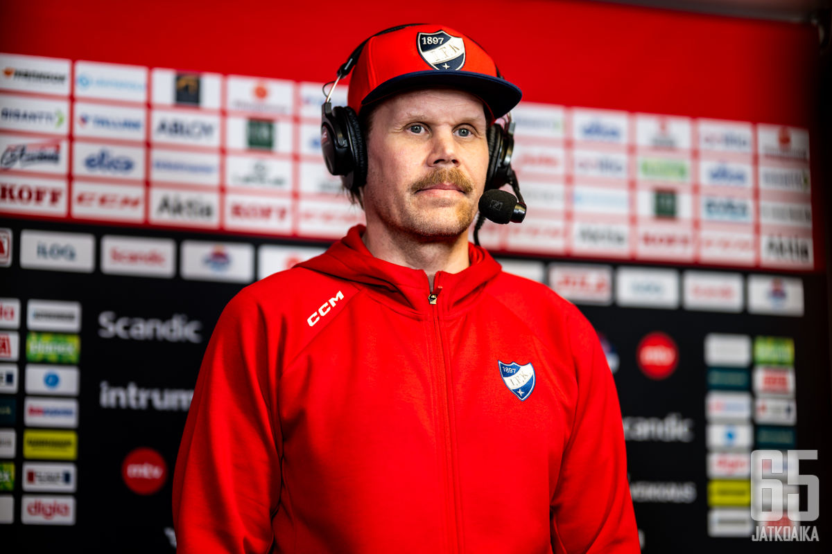 Olli Jokisen HIFK ajelehtii edelleen sarjajumbona.