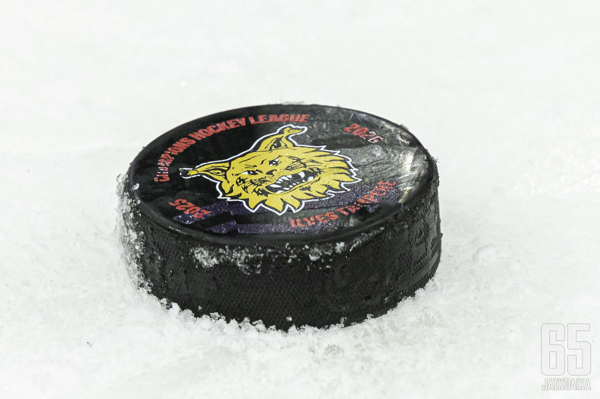 Genèveläislähtöinen Mottard saapui pelaamaan Suomeen viime kaudeksi. Tällä kaudella hän siirtyi Tampereen Ilvekseen.