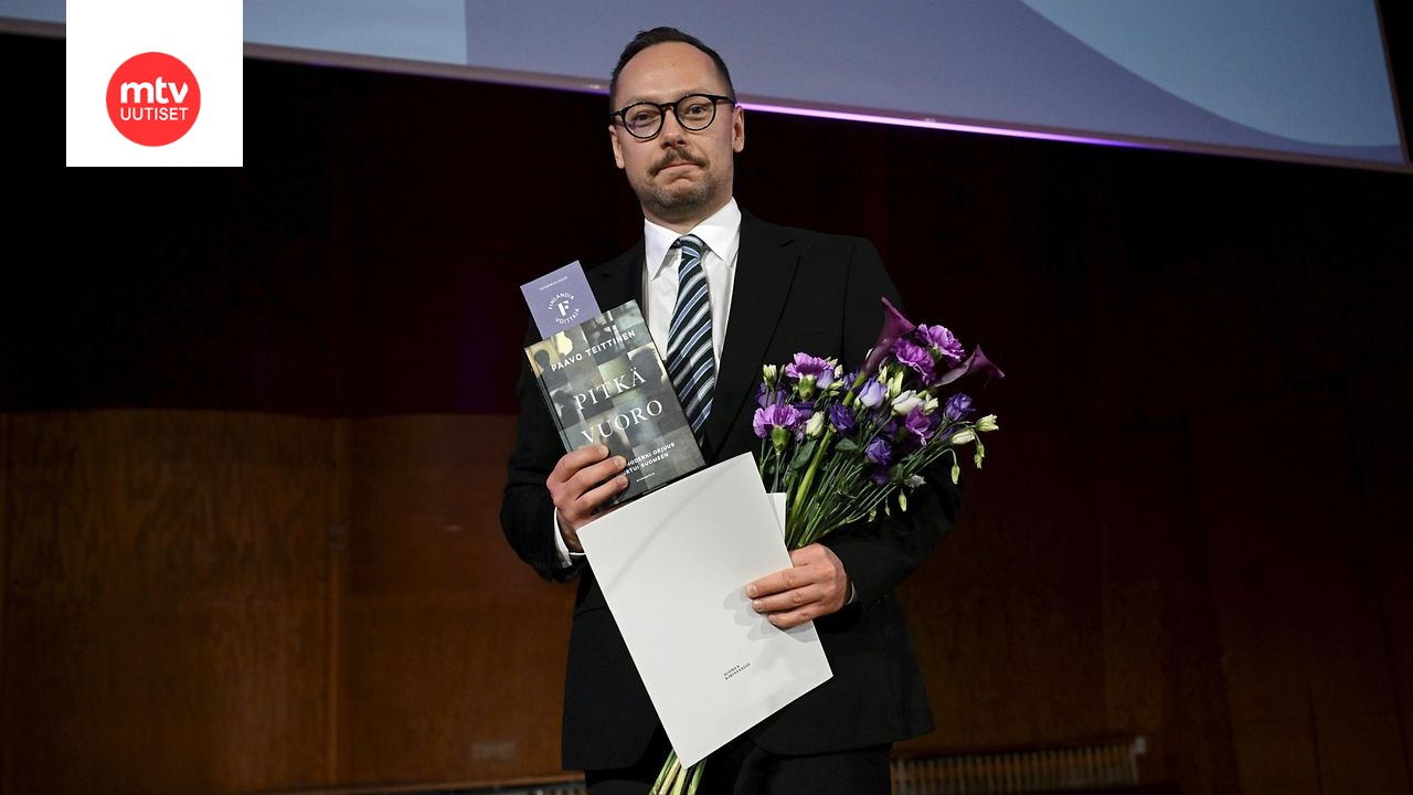 Tietokirjallisuuden Finlandia-palkinnon voittaja toimittaja Paavo Teittinen kirjallisuuden Finlandia-palkintojen voittajien julkistustilaisuudessa Helsingissä.