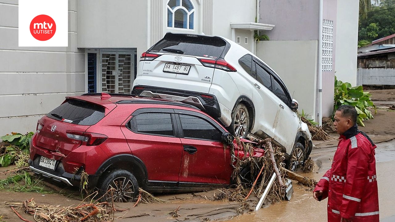 Tulvatuhoja Indonesian Padangin alueella.
