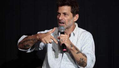 Zack Snyder julkaisi ensimmäiset kuvat pikkubudjetin leffastaan