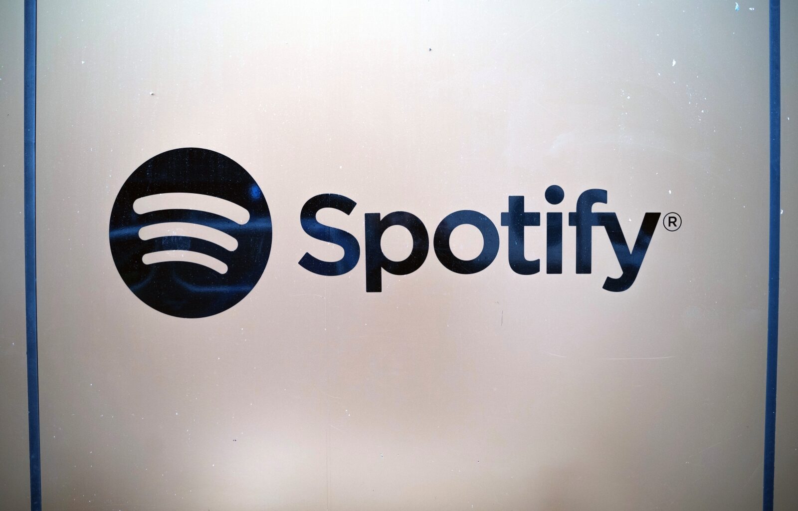 HS: Spotify irtisanoi Suomessa soittolistoja koonneen työntekijän - Listat kuratoidaan jatkossa Ruotsista käsin